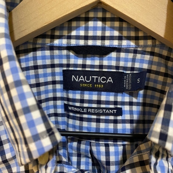 Nautica-Men's Small-Short sleeved-Collared-Button Down-Blue-Wrinkle‎ Resistant - Picture 4 of 8
